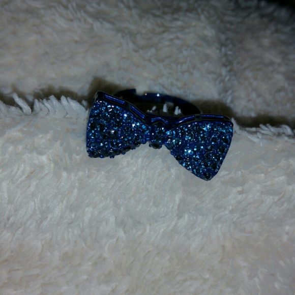 Blue glittery bow ring - Picture 1 of 1