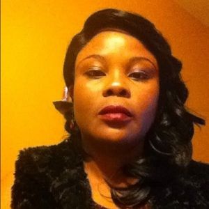 Meet your Posher, Caroline