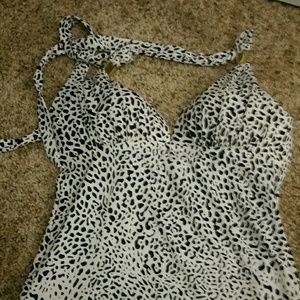 Victoria Secret tankini swim top