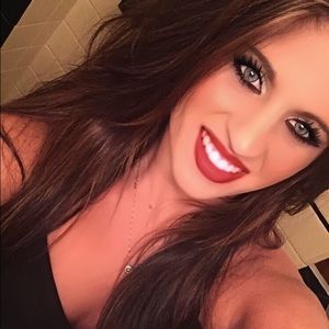 Meet your Posher, Brooke