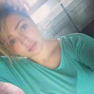 Meet your Posher, Adore