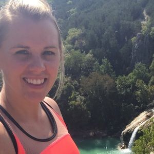 Meet your Posher, Holly