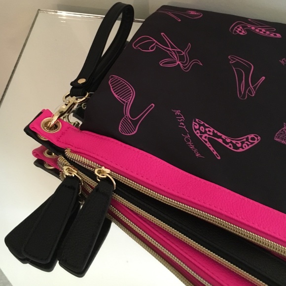 Betsey Johnson , 3 Piece Pouch Set BRC5030, NEW - Picture 2 of 4