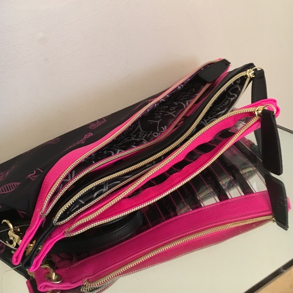 Betsey Johnson , 3 Piece Pouch Set BRC5030, NEW - Picture 3 of 4