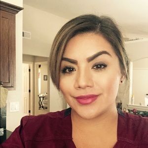 Meet your Posher, Evelin