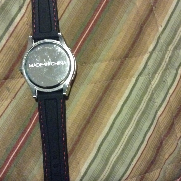 Red & black rubber band mens watch red& white face - Picture 3 of 4