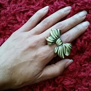 NWT Cute Bow Ring Size 8