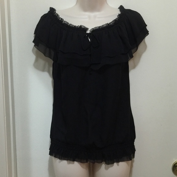 🌷 White House Black Market black top