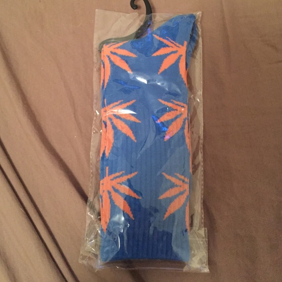 Weed leaf blue and orange socks