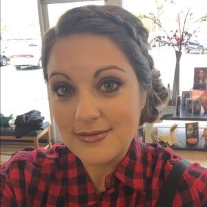 Meet your Posher, Lea