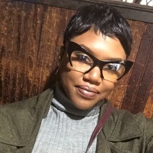 Meet your Posher, Jasmine