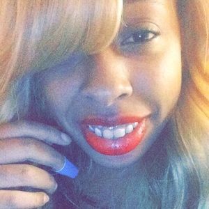 Meet your Posher, Monica