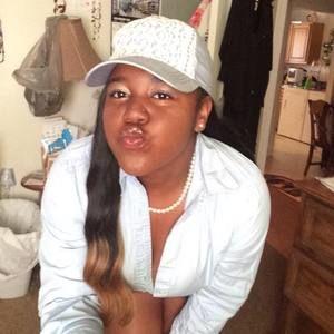 Meet your Posher, Tia