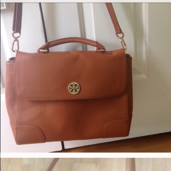 NAME OF THIS BAG WOULD BE GREATLY APPRECIATED!