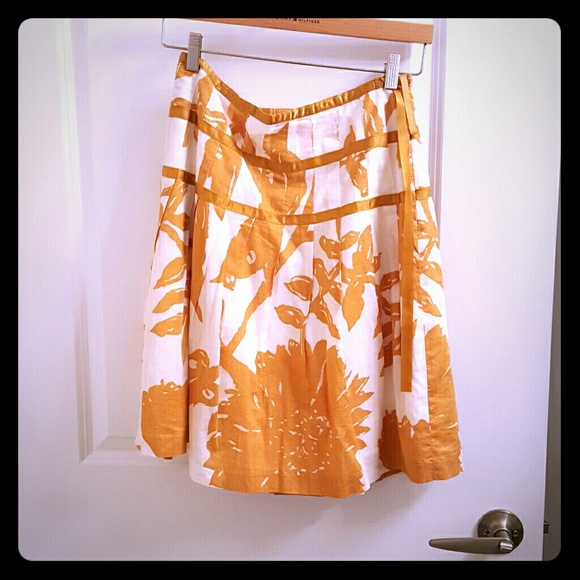 Gap A Line flower skirt