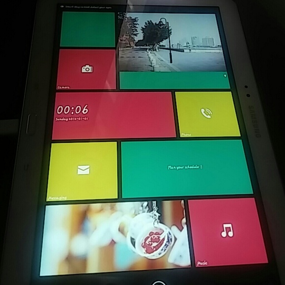 10.1 Samsung Tablet - Picture 4 of 4