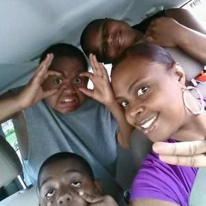 Meet your Posher, Nikia