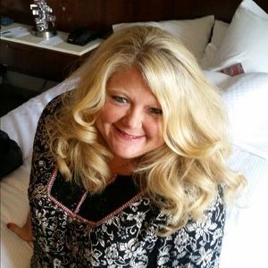 Meet your Posher, Angela