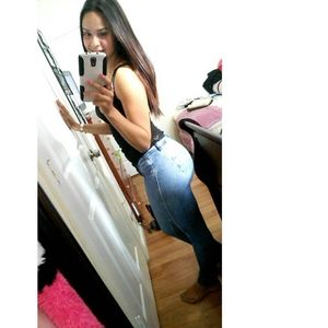 Meet your Posher, Eylin kamila