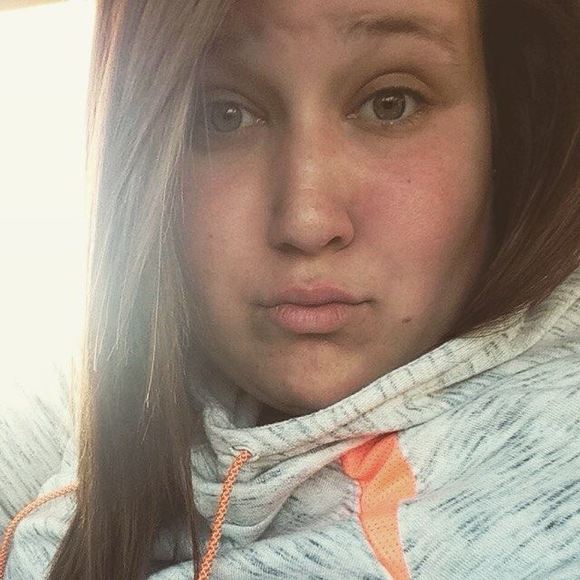 Meet your Posher, Whitney - Picture 1 of 1