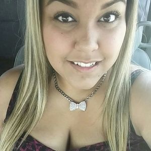 Meet your Posher, Dominique