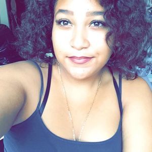 Meet your Posher, Selena