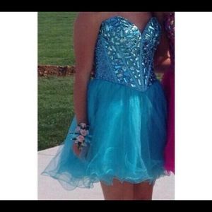 Beautiful Sherri Hill dress size 6