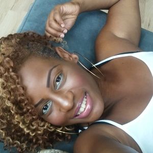 Meet your Posher, Danielle