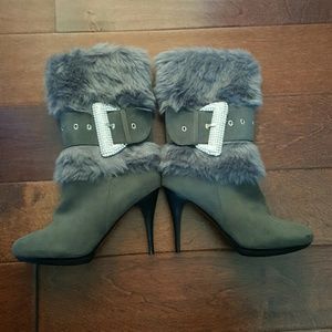 Brand new grey winter boots