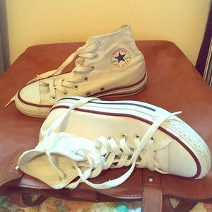 Like new high top white converse