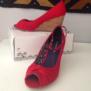 Red Cork bottom wedge six 10