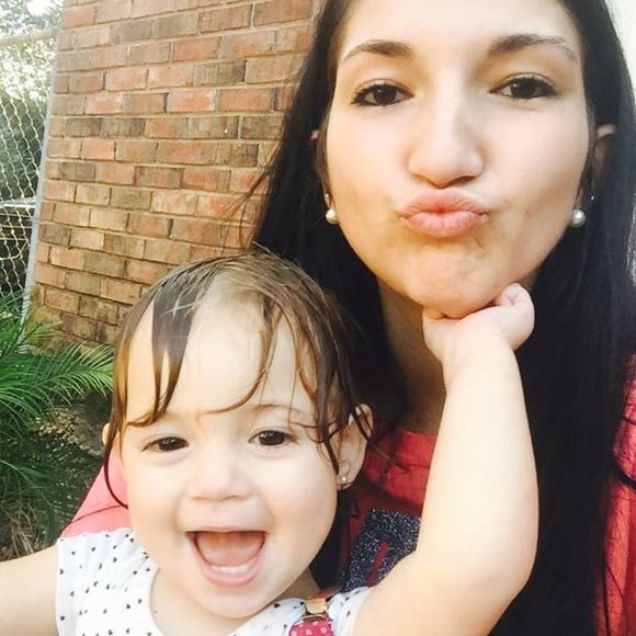 Meet your Posher, Courtney - Picture 1 of 1