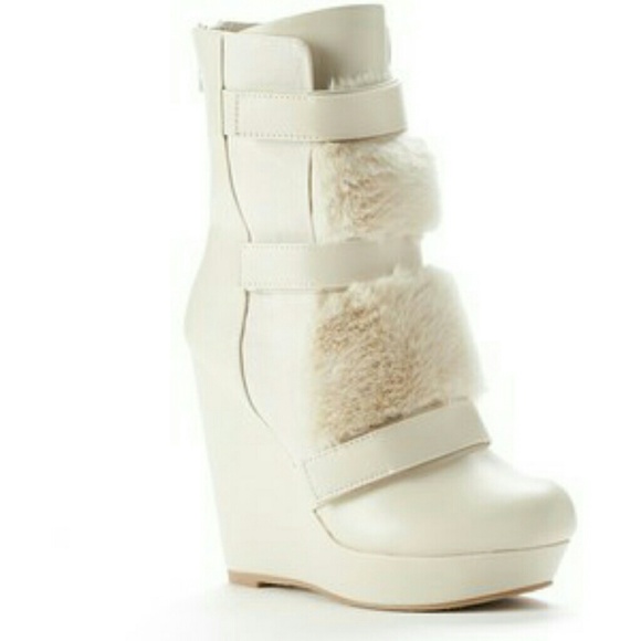 Juicy Couture Boots - Picture 1 of 4