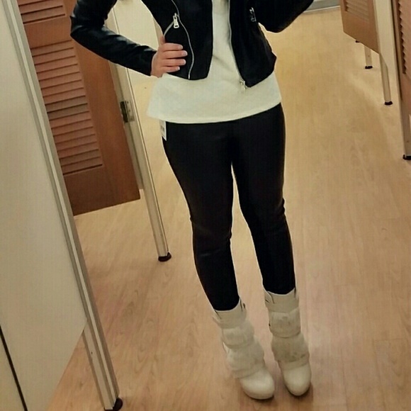 Juicy Couture Boots - Picture 4 of 4