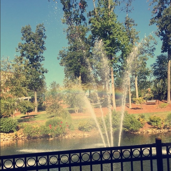 Meet your Posher, Loren - Picture 1 of 1