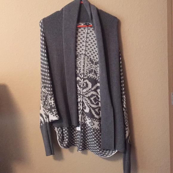 Gray and white loose fit sweater