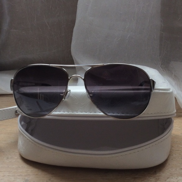 Oakley aviator sun glasses...never worn!