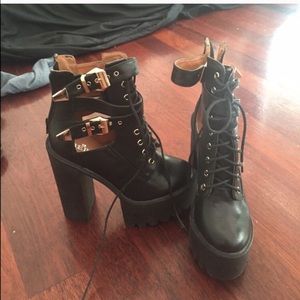 💋host pick💋 6 in platform Bebo chunky boots