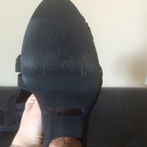 Black Wrap Heels - Picture 2 of 3