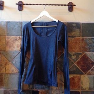 Scoop Neck Long-sleeved Top