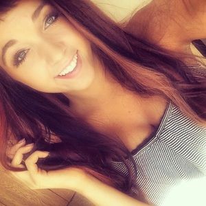 Meet your Posher, Issy