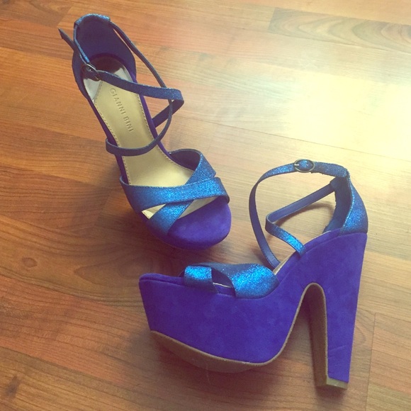 Blue velvet glitter Gianni bini heels
