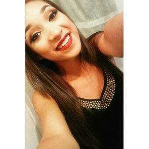 Meet your Posher, Crystal