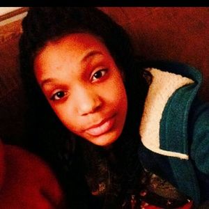 Meet your Posher, Deishelle