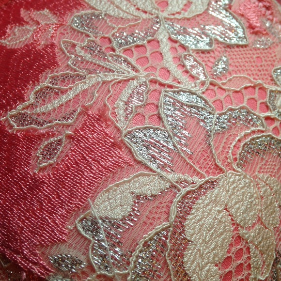 ✨Victoria's secret strappy lace push up bra✨ - Picture 2 of 3