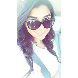 Meet your Posher, Kameliya