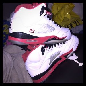 Retro Fire Red 5s