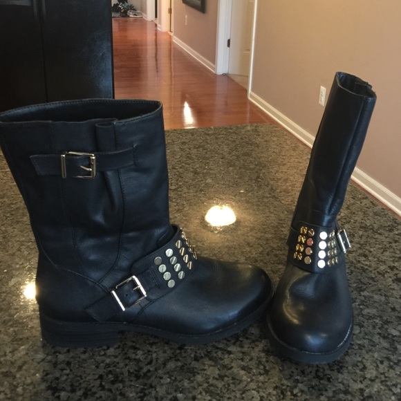 Half calf leather boots