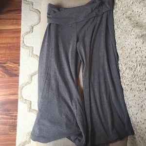 Loose fit crop pants