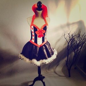 Halloween sexy "Queen of Hearts" costume